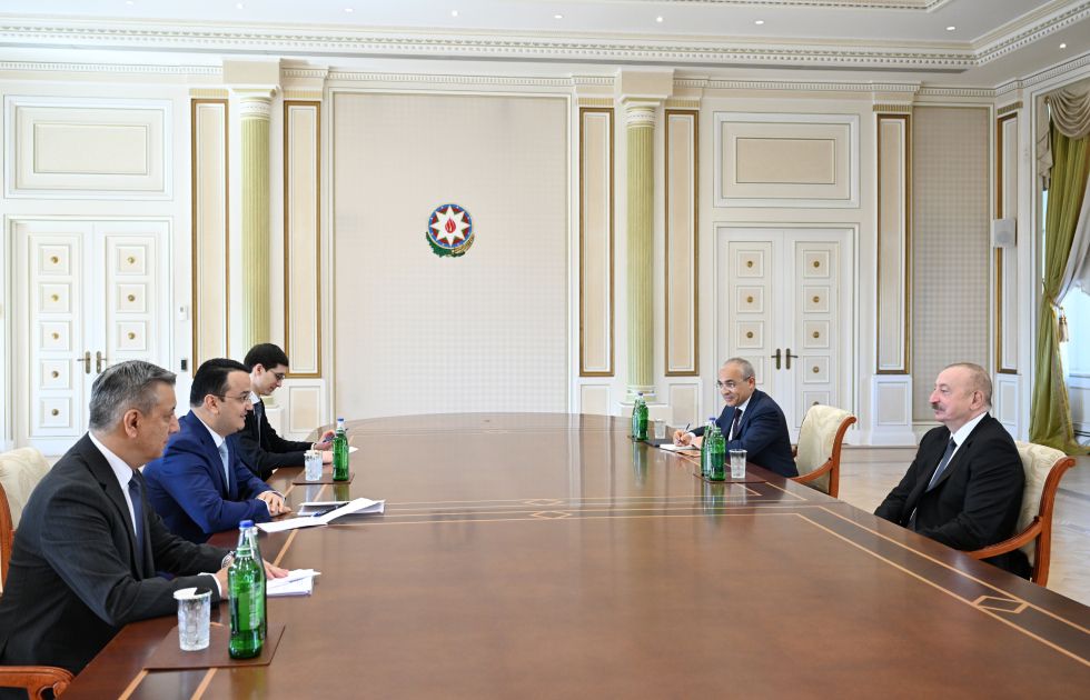 President Ilham Aliyev receives Uzbekistan’s Minister of Investment, Industry and Trade [PHOTOS/VIDEO]